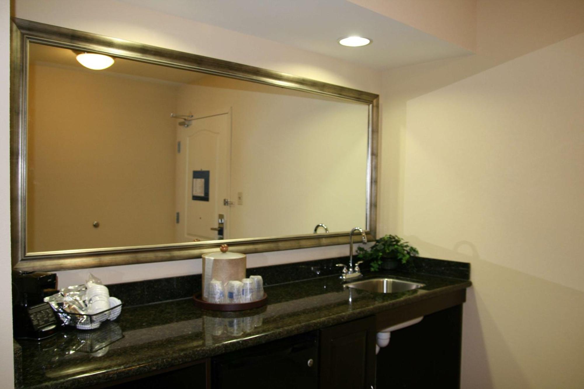 Hampton Inn Alpine Kültér fotó