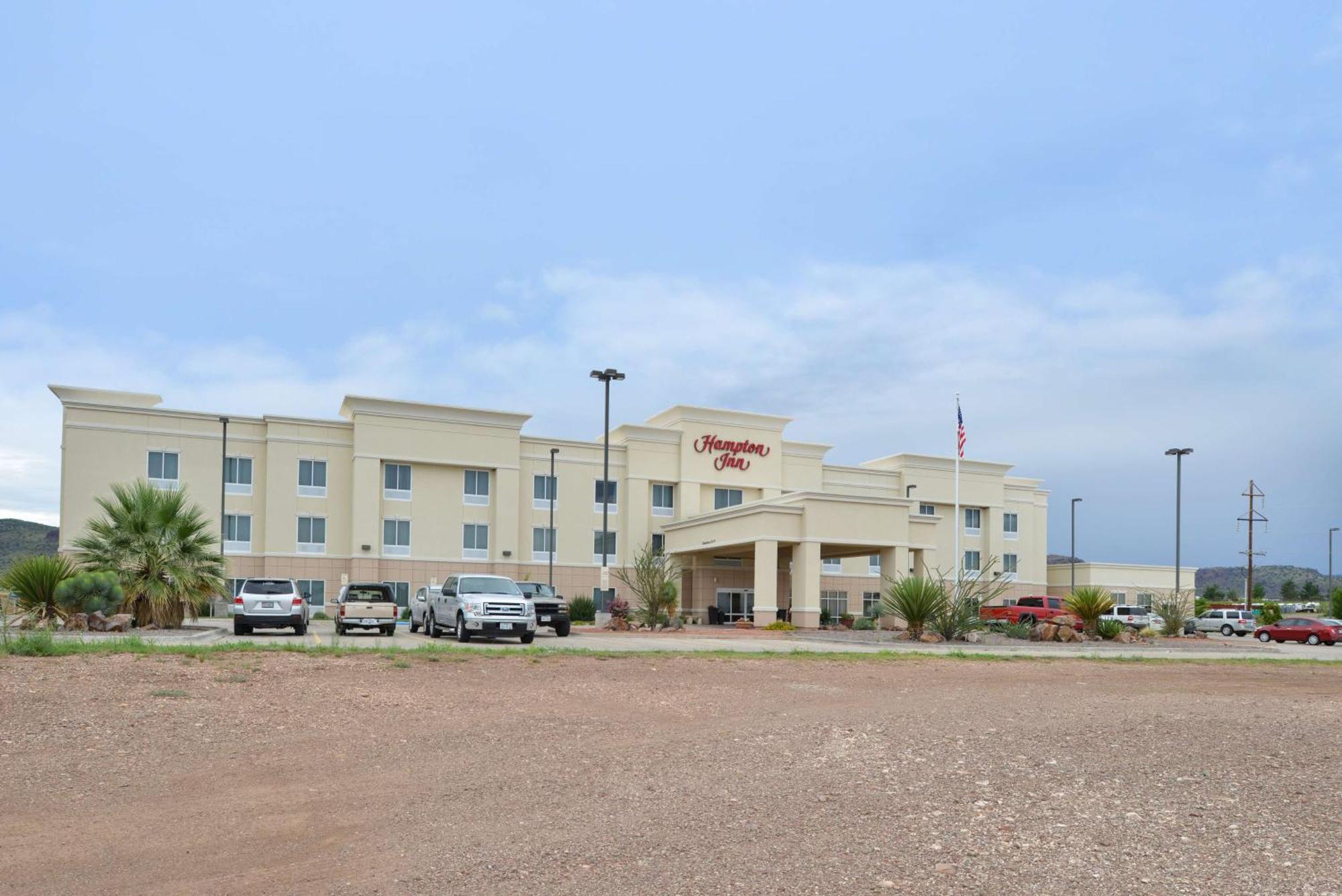 Hampton Inn Alpine Kültér fotó